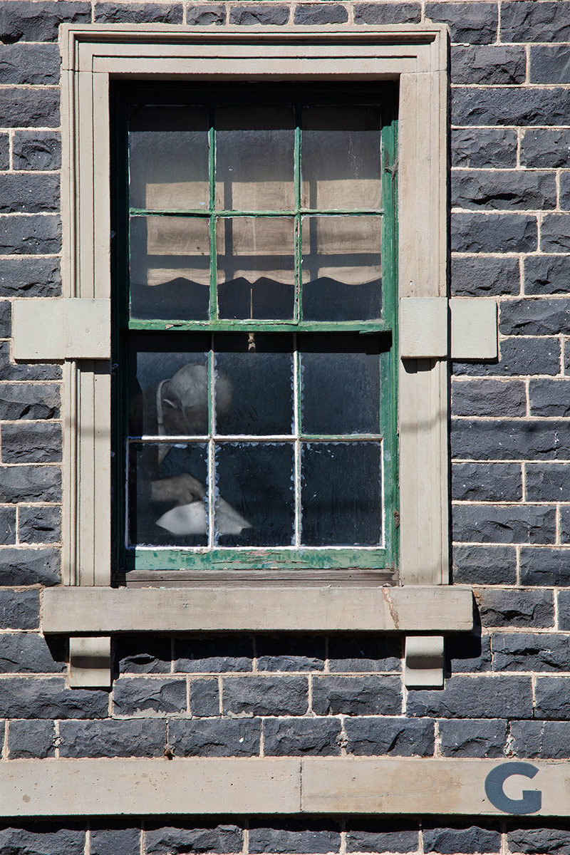 melbourne-austraila-window-project-robert-mora-ghost